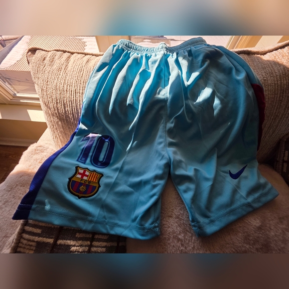 Brand New Boys Nike Light Blue Messi Soccer Jersey Kit. Shirt, Short & Socks. - Picture 4 of 7